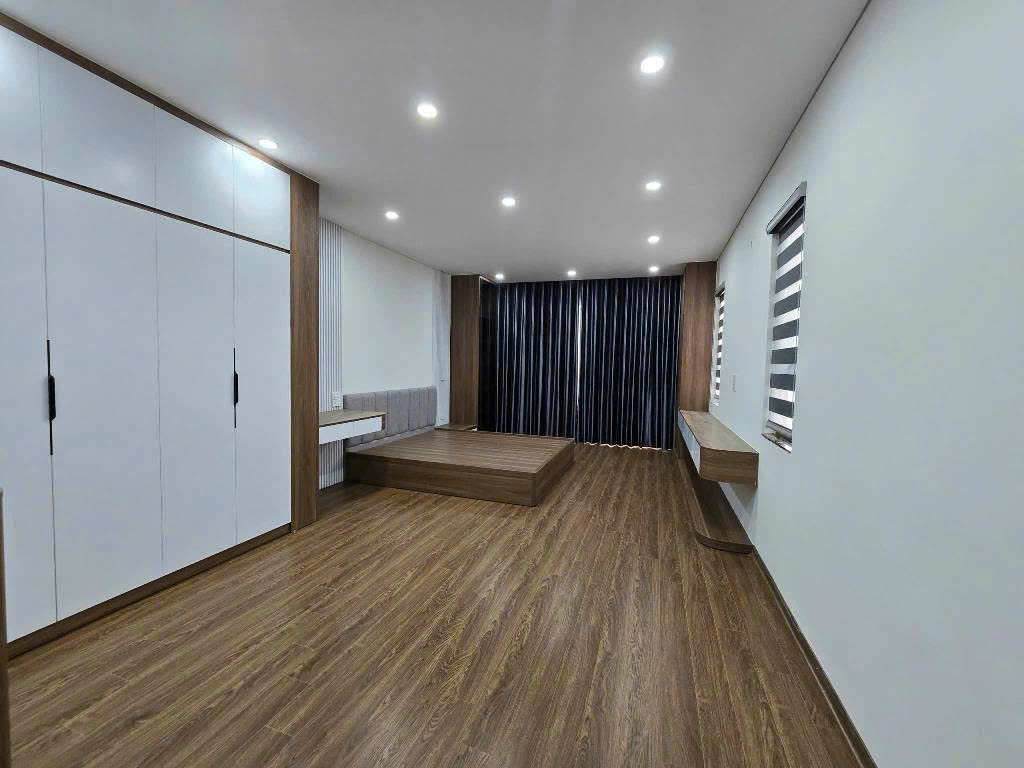 Bán nhà phố Giáp Bát, quận Hoàng Mai. 47m × 6 Tầng Gara Ô tô. Lô góc Chỉ 12 tỷ 300